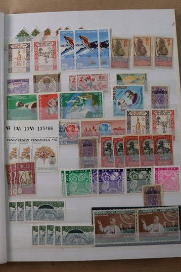 Wereld 1920/2006 - Lot in 3 stockboeken, Gestempeld