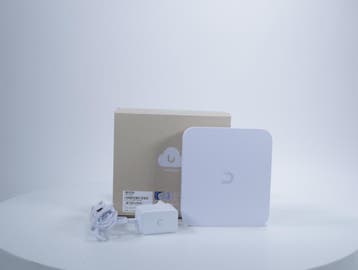 [RETOURDEAL] Ubiquiti UniFi Gateway Max - Netwerkaccessoires, Computers en Software, Ophalen of Verzenden, Nieuw
