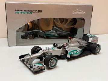 Minichamps 1:18 - Model raceauto - Mercedes AMG Petronas F1, Nieuw