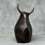 sculptuur, NO RESERVE PRICE - Sculpture of an abstract bull, Antiek en Kunst