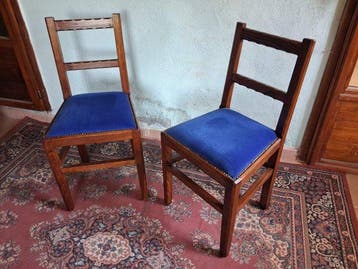 Stoel (2) - Beuken - Een paar stoelen uit de jaren 50.