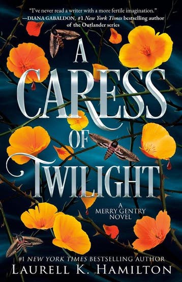 A Caress of Twilight - Hamilton, Boeken, Verzenden, Gelezen