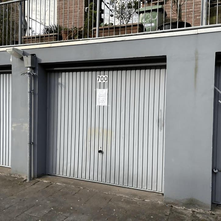 Parkeerplaats in Den Haag gevonden voor €245,- pm, Huizen en Kamers, Garages en Parkeerplaatsen