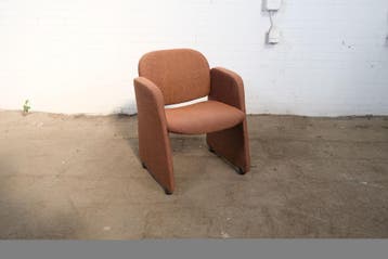Ahrend fauteuils terracotta bekleed verrijdbaar tweedehands, Verzenden, Gebruikt