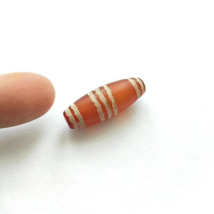 Oud-Burmaanse, Pyu-staten Geëtste carneool kraal - 30 mm, Antiek en Kunst, Antiek | Overige Antiek