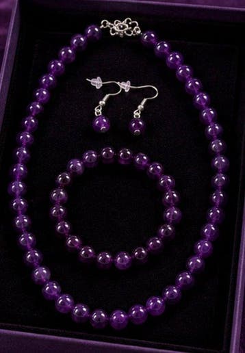 Elegante amethist sieradenset: ketting, armband en oorbellen