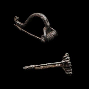 Oud-Romeins Brons Versierde kruisboogbroche/fibula (1x) -