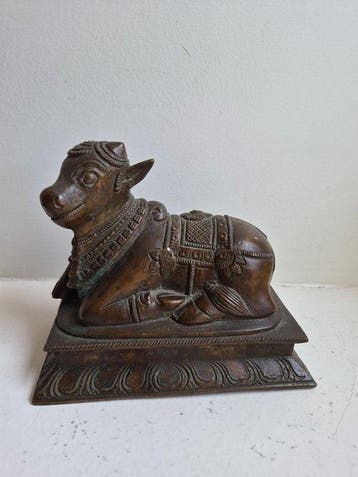 Beeld van Nandi, de Indiase godheid - Brons - 19e eeuw