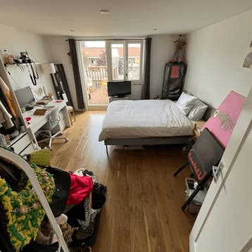 Kamer in Amsterdam gevonden voor €1100,- pm, Huizen en Kamers, Kamers te huur, 20 tot 35 m², Amsterdam
