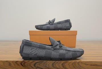 Louis Vuitton - Loafers - Maat: EU 41.5, Nieuw
