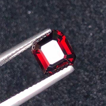 Zonder minimumprijs - 1 pcs Rood Spinel - 2.04 ct -, Nieuw