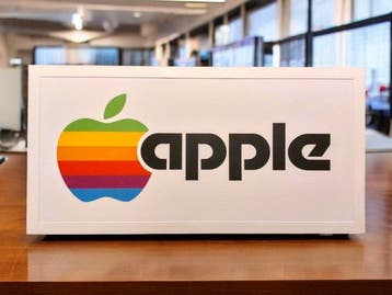Apple - Lichtbord - Apple lightbox advertising sign  Apple