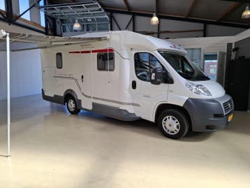 2013 RollerTeam Garage T690 AUTOMAAT 130PK Dwarsbed 104000Km, Caravans en Kamperen, Campers, Ringverwarming, Fiat, Boiler, 6 tot 7 meter