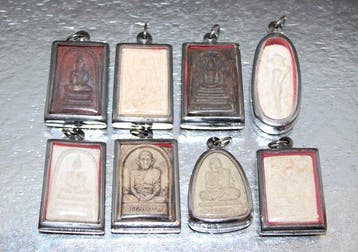 8 hangers, talismannen / amuletten voor meditatie,
