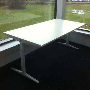 (MDK-104290) Ahrend Mehes bureau 180 x 90 cm, Huis en Inrichting, Bureaus, Ophalen of Verzenden, In hoogte verstelbaar, Gebruikt