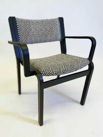 Deens Design Magnus Olesen eetkamerstoelen - visgraat, Hout, Overige kleuren, Ophalen of Verzenden, Zo goed als nieuw