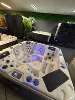 Jacuzzi / spa 200x200 – plug &amp; play 220V – 4-5 persoons, Ophalen, Zo goed als nieuw, Pomp, Vast