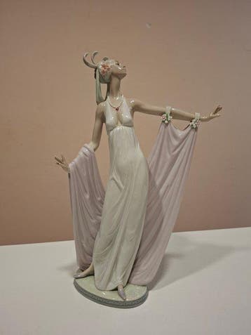 Lladró - Figuur - Sogni di Primavera / Gran Dama (Spring