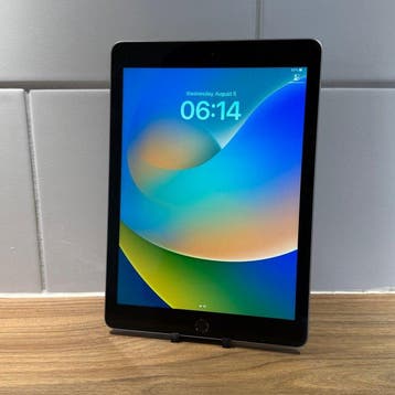 Apple iPad (5th generation) 128GB Wifi - Mobiele telefoon, Nieuw