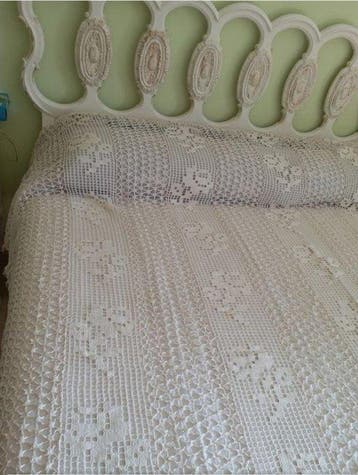 Hecho a mano. Diseño único. - Haakbedsprei met bloemen en