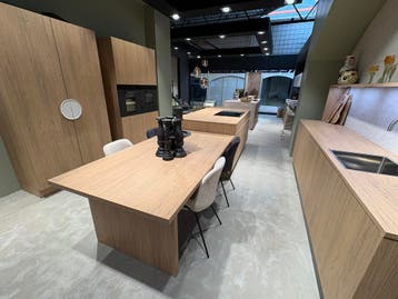 Nolte Showroom Keuken – Neo Leaf Goudeiken – Compleet, Nieuw, Overige kleuren, Overige typen, Met kookeiland