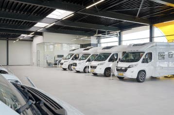 Camper Center Rotterdam, Caravans en Kamperen, 7 tot 8 meter, Diesel, Hymer, Half-integraal