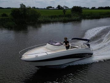 Prins 580 Sundeck - 130 pk Evinrude | 65 km/u | + trailer, Watersport en Boten, 70 pk of meer, Nieuw, Met afstandsbediening, Buitenboordmotor
