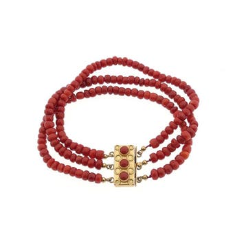 Antieke bloedkoraal kralen armband met gouden slot., Gebruikt, Ophalen of Verzenden, Met edelsteen, Goud