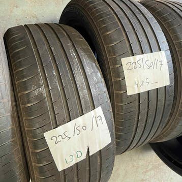 2 x Maxxis 225-50-17 Zomerbanden 5mm, Gebruikt, 17 inch, Ophalen of Verzenden, Band(en)