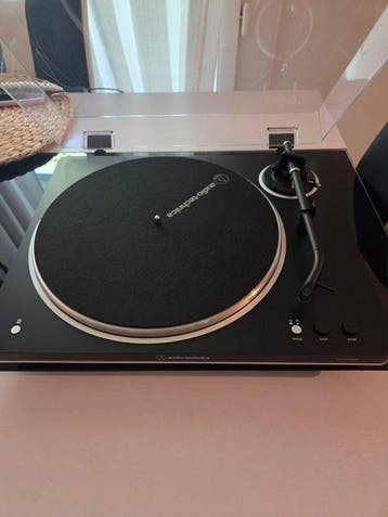 Audio-Technica - AT-LP70XBT Platenspeler, Nieuw