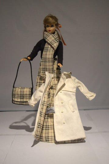 Barbie - Barbiepop Vintage Barbie – Burberry Fashion Set -