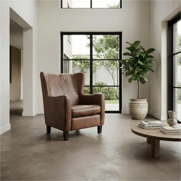 Leren fauteuil Hug - Vintage Brown (bruin) - Poten hout, Nieuw, Ophalen of Verzenden, 75 tot 100 cm, Eigentijds, Klassiek, Retro, Romantisch
