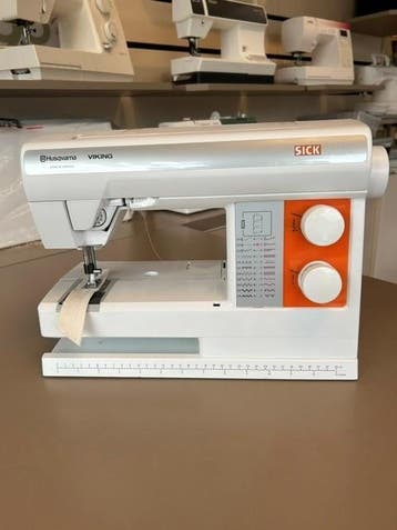 Husqvarna naaimachine bij de naaimachine speciaalzaak, Hobby en Vrije tijd, Naaimachines en Toebehoren, Gebruikt, Husqvarna