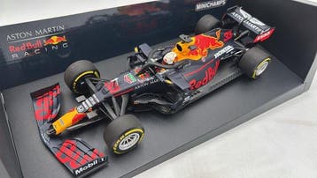 Minichamps 1:18 - Modelauto - Aston Martin Red Bull Racing, Hobby en Vrije tijd, Modelauto's | 1:5 tot 1:12, Nieuw