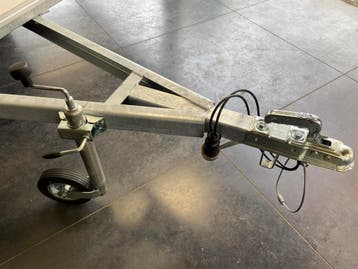 Gesloten aanhangwagen 257 x 131 x 150cm 750kg nieuw, Ophalen, Nieuw