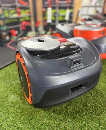 Showroommodel - Segway Navimow i108e Robotmaaier, Ophalen of Verzenden, Nieuw, Segway Navimow, Bestuurbaar via app