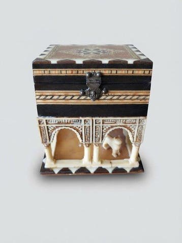 Tempel - Muziekdoos - 1990-2000 - Intarsia Stijl Muziekdoos, Antiek en Kunst