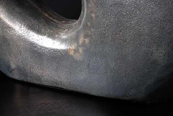 Handgemaakte vaas RING 30cm donkergrijs metalen decoratie, Ophalen of Verzenden, Nieuw