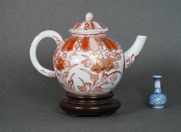 Theepot - Uitzonderlijke chrysanthemum- en