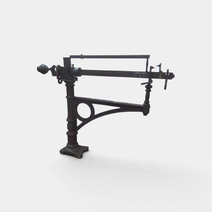 Meetinstrumenten - IJzer, Staal, Messing, 12.000 kg. -, Antiek en Kunst, Antiek | Overige Antiek