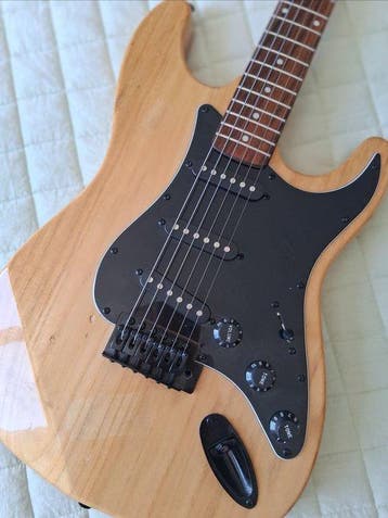 DELSON - Stratocaster - - Elektrische gitaar - Zuid-Korea -, Nieuw