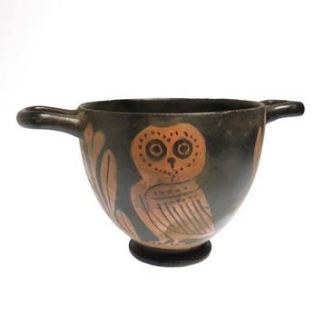 Oud-Grieks Terracotta Geglazuurd skyphos met uil