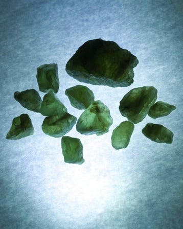 Noorse peridoot Snijden van ruwe diamanten 116 ct - Hoogte: