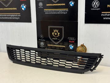 VW Polo bj.2015 bumpergrille /bumper rooster art.6R0853677K, Gebruikt, Voor, Volkswagen, Bumper