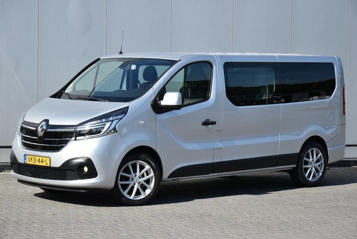 Renault Trafic 2.0 dCi 145 Pk L2H1 Aut DC Clima Navi PDC Led, Auto's, Stof, Gebruikt, Met garantie (alle), Renault