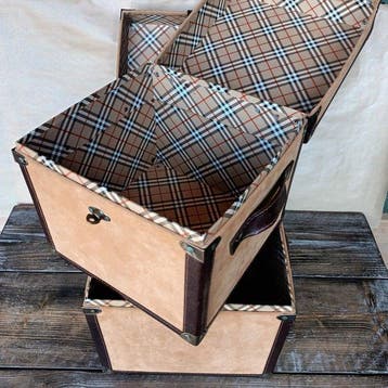 Opbergkoffer (2) - Imitatie suède met leder look en koper, Antiek en Kunst