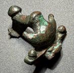 Oud-Romeins Brons Rijk versierde boog-fibula met lunair