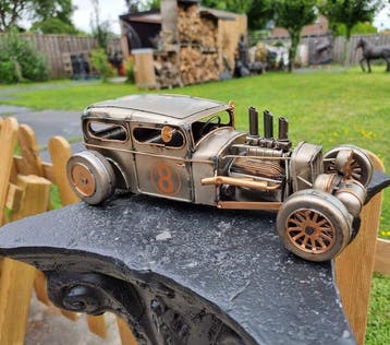 Decoratief ornament - Grote hotrod-auto, Antiek en Kunst