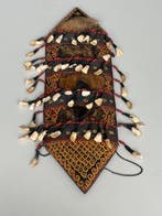 Antiek beschilderd Dayak-schild Kliau - Indonesië - Eind 20e
