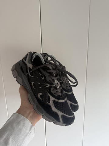 Asics Gel-NYC – Graphite Grey/Zwart – Maat 36, Kleding | Dames, Verzenden, Zwart, Sneakers of Gympen, Gedragen